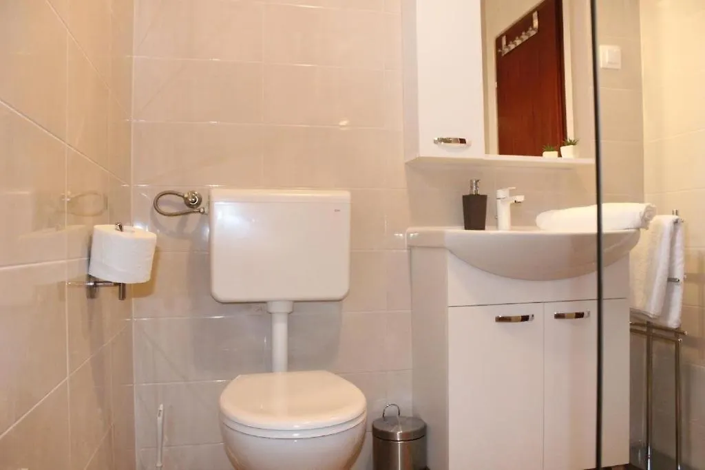 Studio Apartment In Stinjan With Balcony, Air Conditioning, Wifi 5018-2 Pula